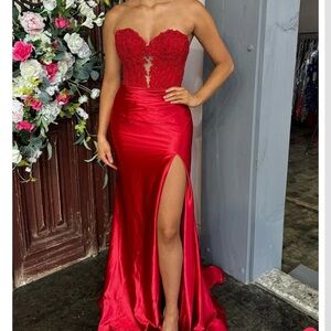 Elegant Red Strapless Corset Evening Gown/Prom Dress